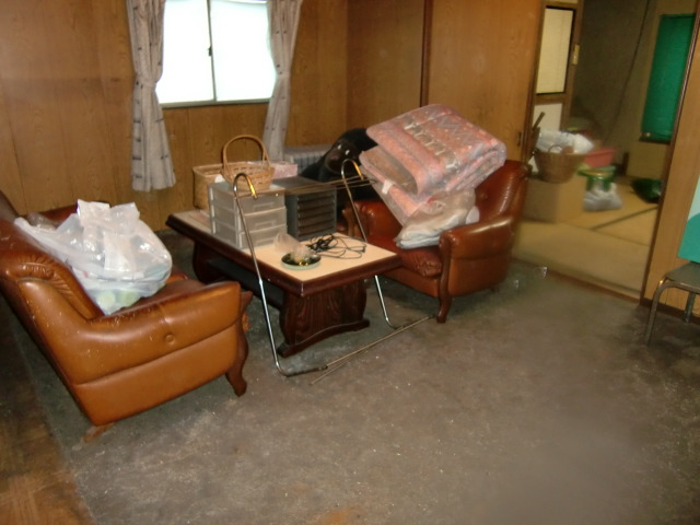 山口市熊野町で冷蔵庫、テレビなど2トントラック1台程度の不用品回収　施工事例紹介