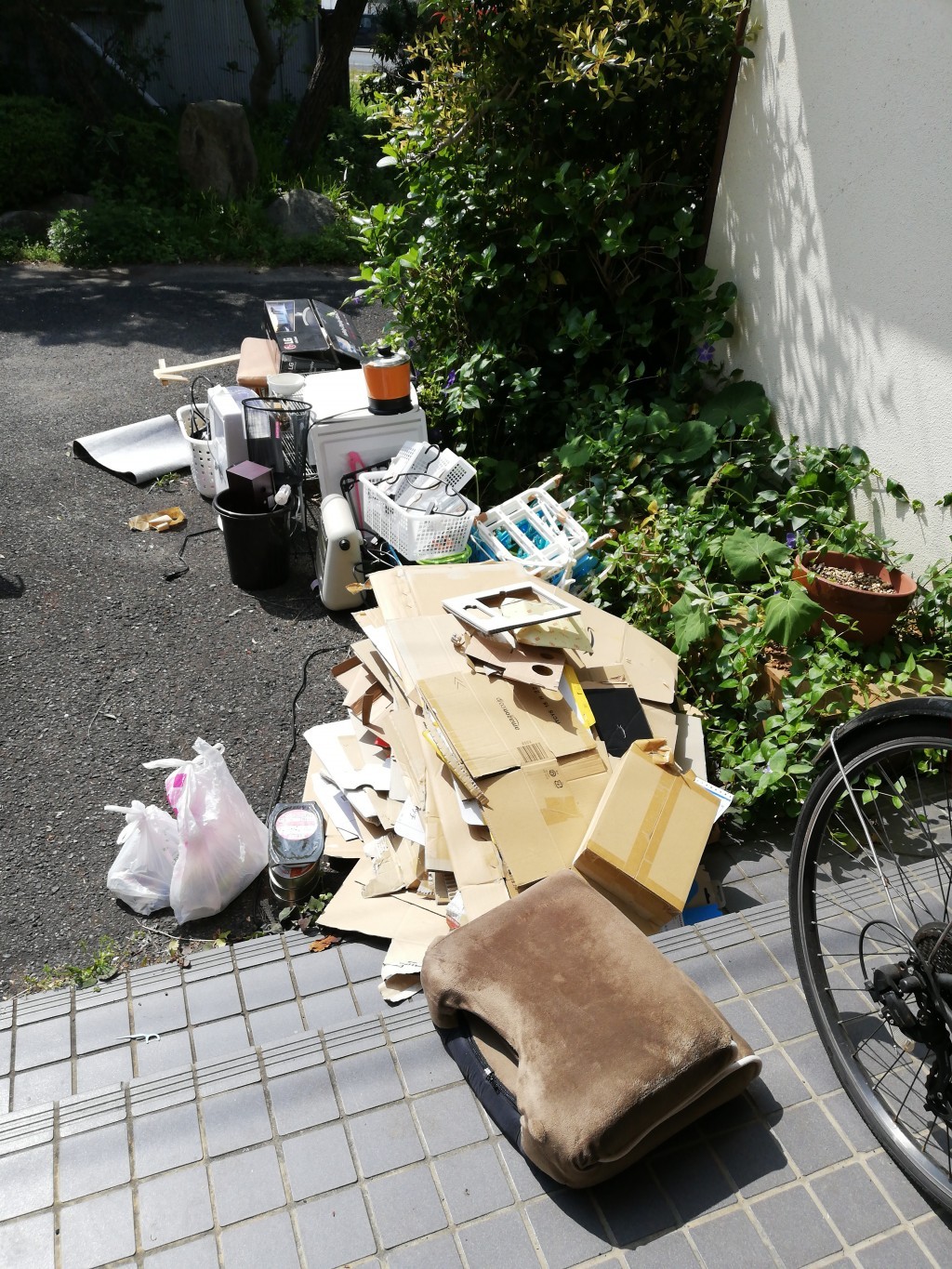 【燕市】粗大ごみ、ダンボール、家庭ごみの回収☆希望日時にリピート割でお安く対応できました!